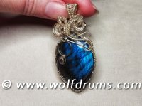 (image for) Labradorite Pendant with deep blue flash