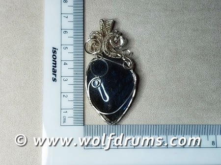 (image for) Labradorite Pendant with deep blue flash