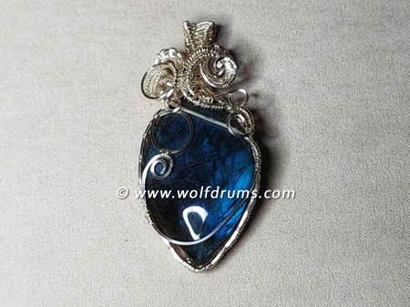 (image for) Labradorite Pendant with deep blue flash